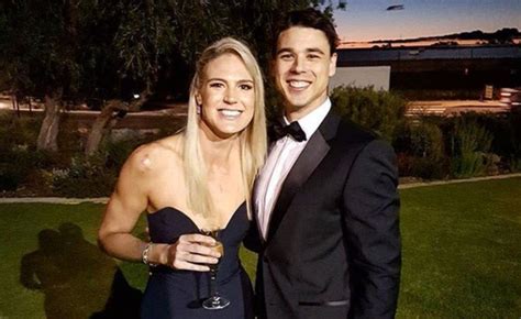 Star netballer Caitlin Bassett’s grand canyon marriage。